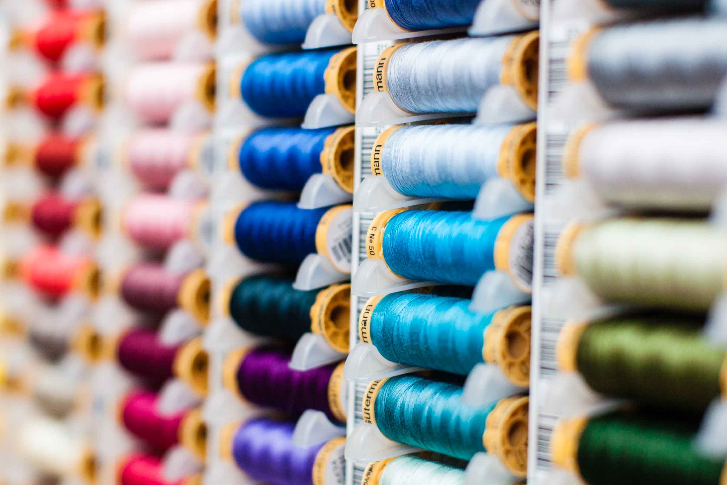 Threads: the cheaper alternative to processes. They're also useful for darning. Threads: the cheaper alternative to processes. They're also useful for darning.